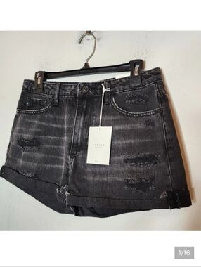 NWT Kancan Highrise Cuffed Distressed Washed Black Denim Shorts Size Medium